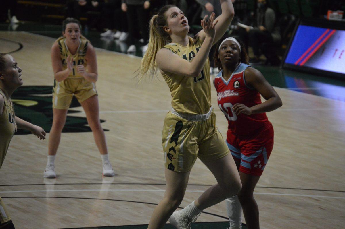 Lindsey Dullard shoots against Louisiana Tech | Caleb Wood